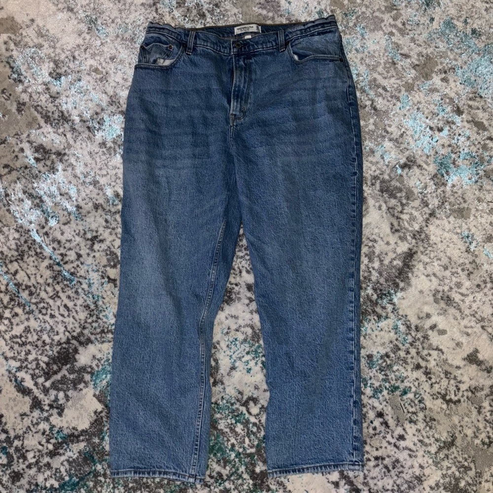 Abercrombie Curve Love Ultra High Rise 90s Straight Jean
